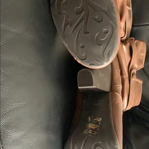 Call it Spring brown button boots - Picture 3 of 6